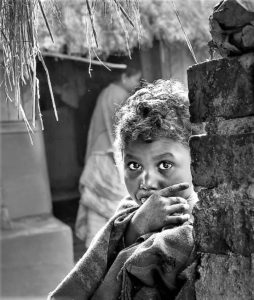 আমি শুনেছি এবং আমি তাকিয়ে আছি  খোলা চোখে। আমি আমার প্রাণ ঢেলে  দিয়েছি পৃথিবীর মধ্যে অজানা সন্ধান করছি পরিচিত মধ্যে