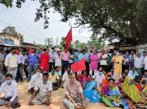 কেন্দ্রীয় সরকারের কৃষক বিলের প্রতিবাদে ও অবিলম্বে প্রত্যাহারের দাবিতেবিক্ষোভ দেখালো সিপিএমের সদস্যরা