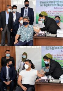 ওপরে করোনার টিকা নিচ্ছেন বাংলাদেশের বিদেশ প্রতি মন্ত্রীর শাহরিয়ার আলম, নিচে ভারতীয় হাইকমিশনার বিক্রম দোরাইস্বামী