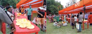 খাদ্যিসামগ্ৰী দিয়ে বিবাহ বার্ষিকী উদযাপন, ব্য়তিক্রমী সিদ্ধান্ত দিনহাটার মন্ডল দম্পতির