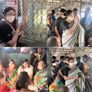 লোকাল ট্রেনে চড়ে প্রচার সারলেন BJP প্রার্থী লকেট চ্যাটার্জী