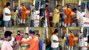 অসহায় মানুষদের সাহায্যার্থে অত্যাবশক খাদ্য সামগ্রী বিতরণ করলেন বিধায়ক নিখিল রঞ্জন দে